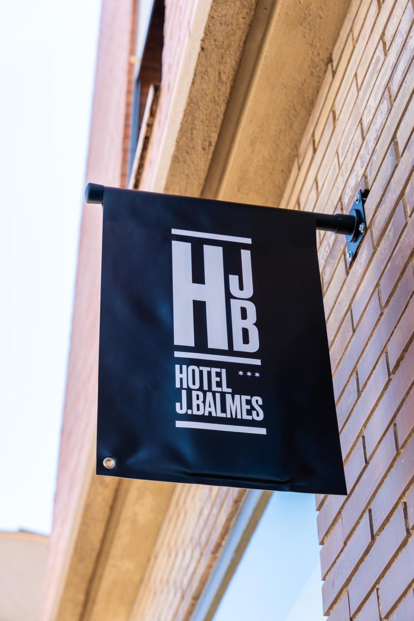 Hotel J. Balmes Vic Buitenkant foto