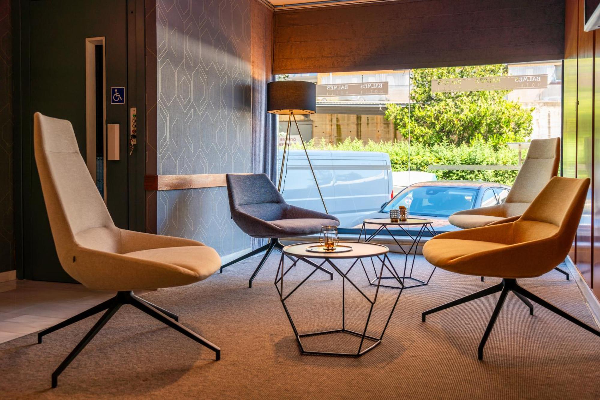 Hotel J. Balmes Vic Buitenkant foto