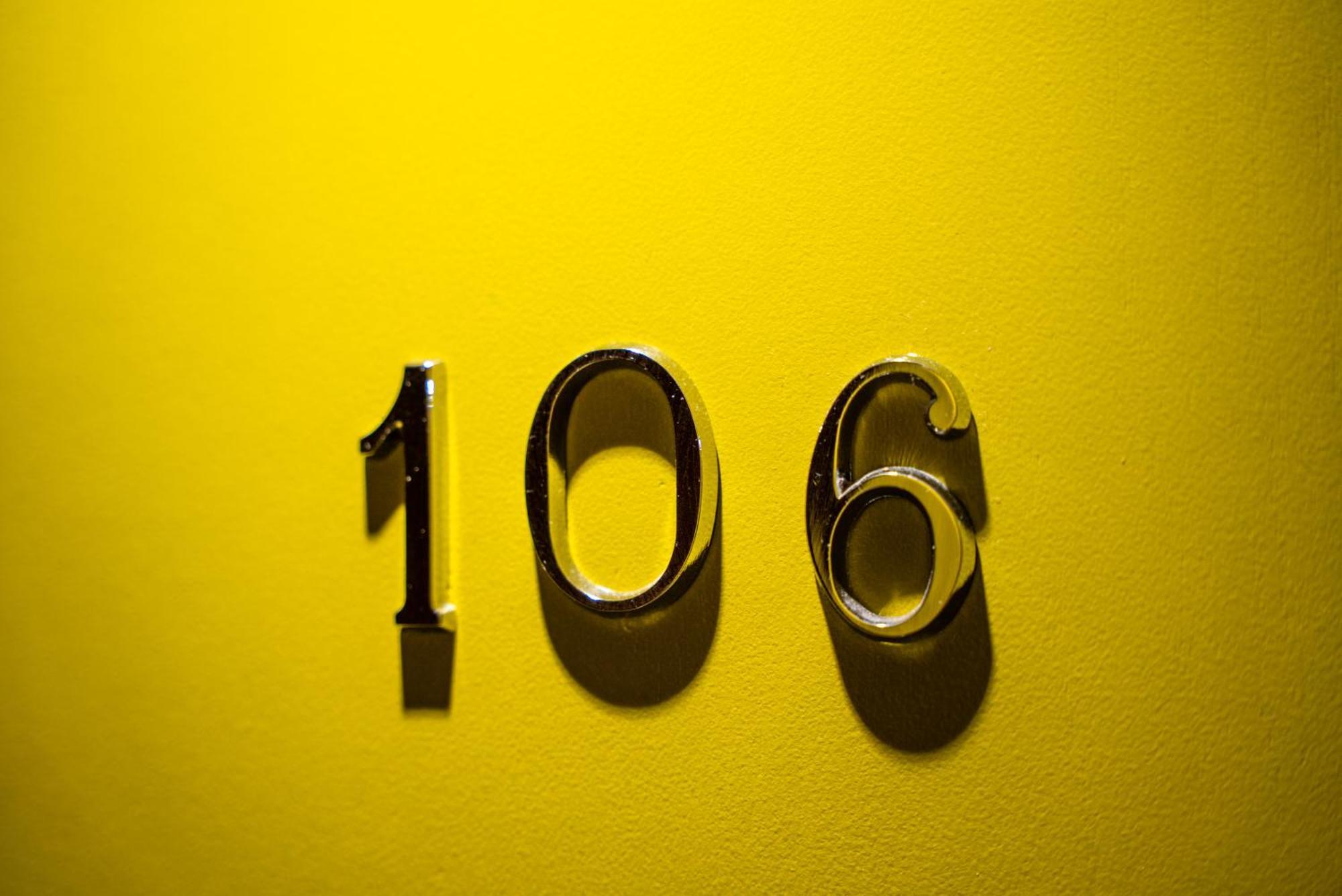 Hotel J. Balmes Vic Buitenkant foto