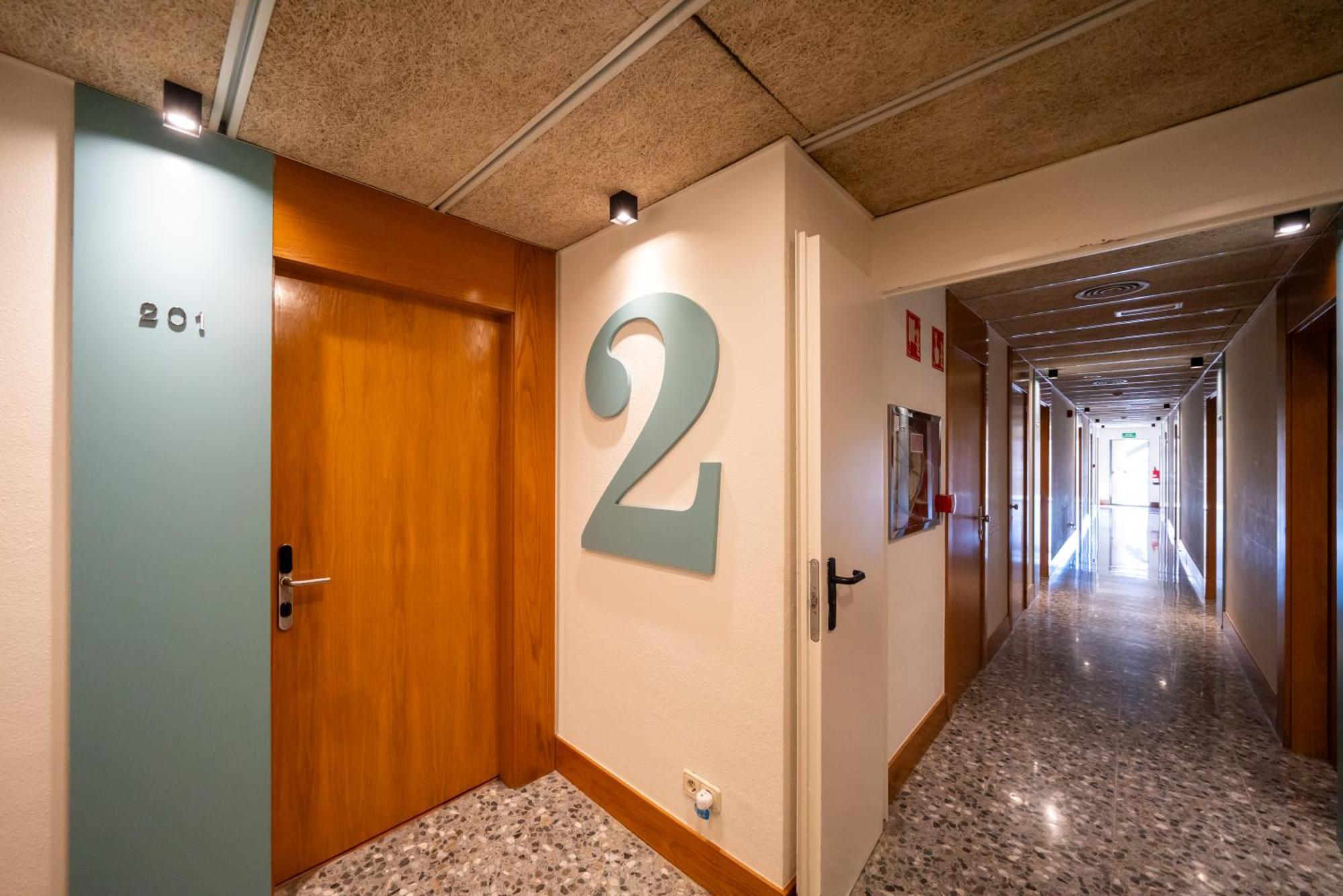 Hotel J. Balmes Vic Buitenkant foto