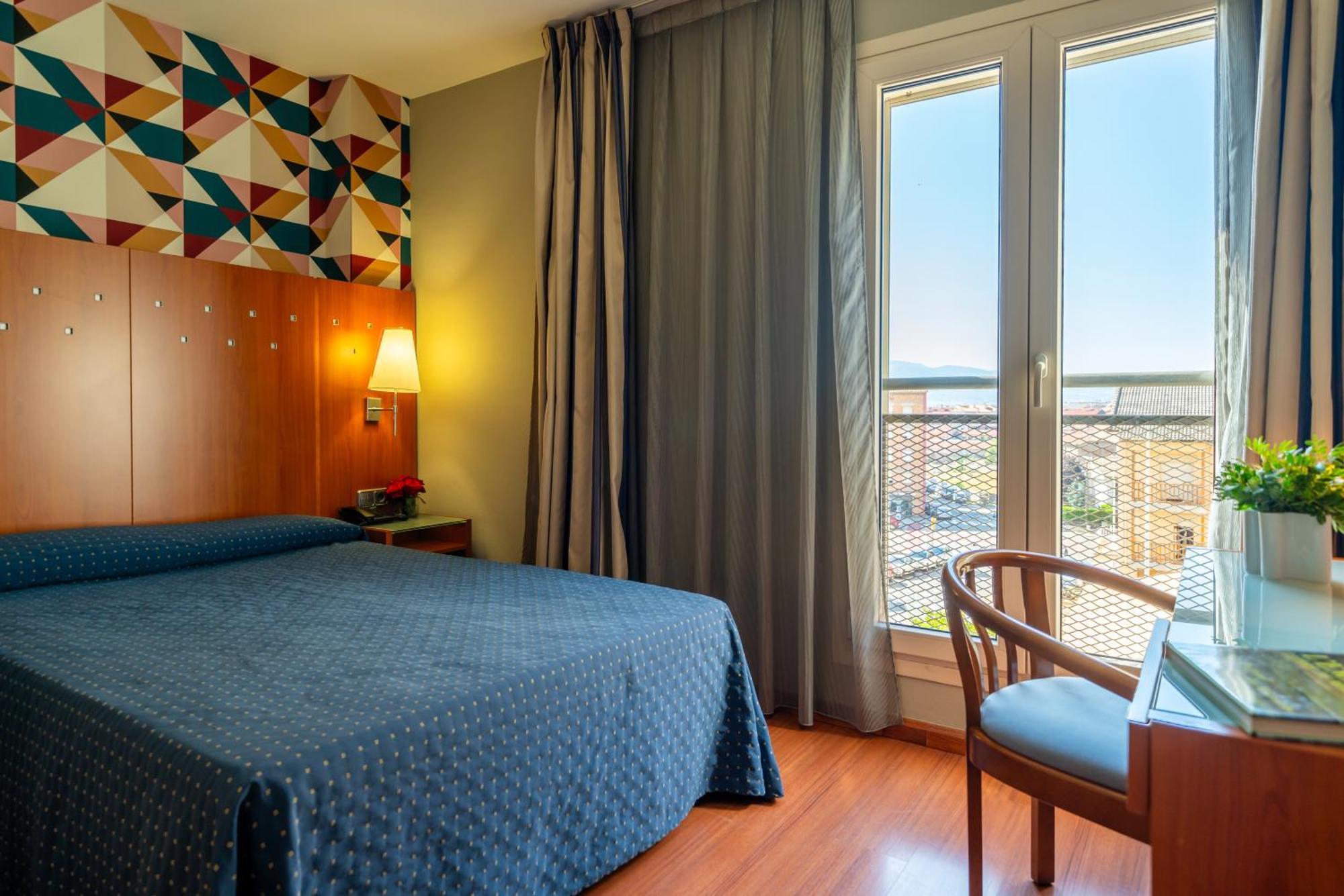 Hotel J. Balmes Vic Buitenkant foto