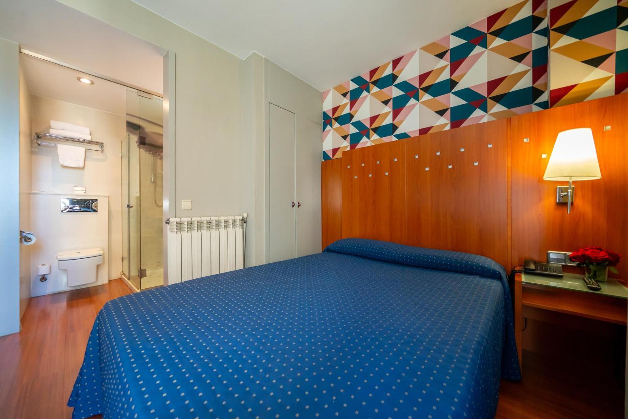 Hotel J. Balmes Vic Buitenkant foto