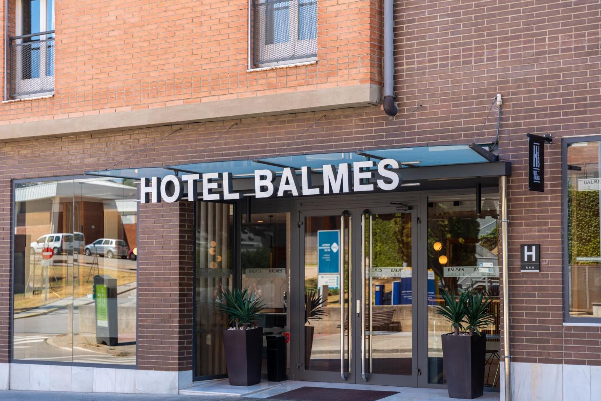Hotel J. Balmes Vic Buitenkant foto