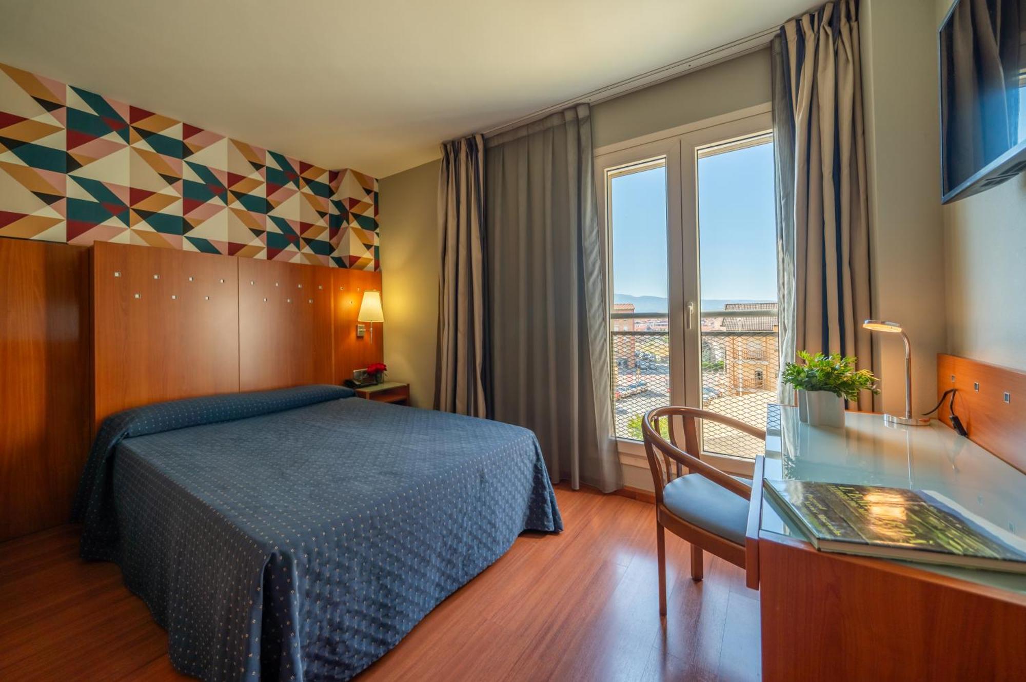 Hotel J. Balmes Vic Buitenkant foto
