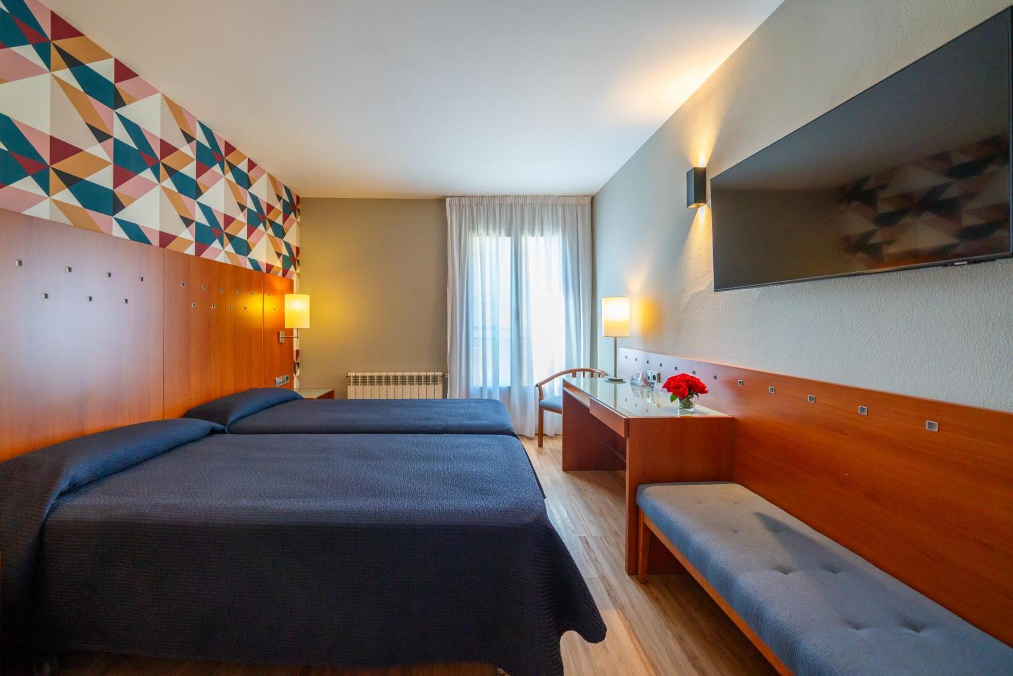 Hotel J. Balmes Vic Buitenkant foto